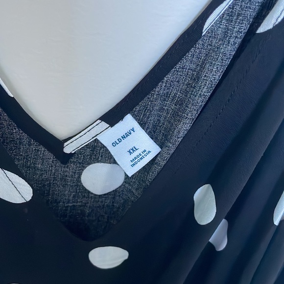 Old Navy black and white polka dot tank top - Picture 2 of 2